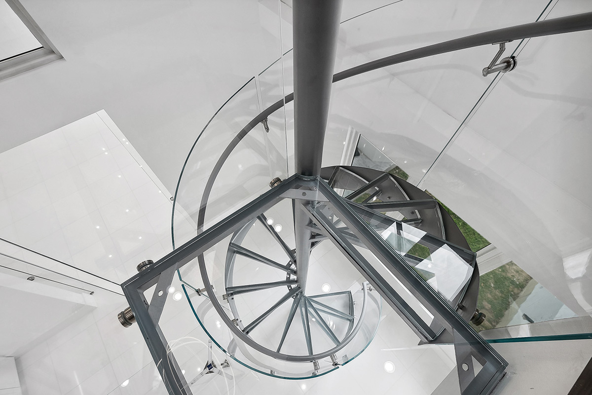 Kenilworth - All Glass Circular Staircase